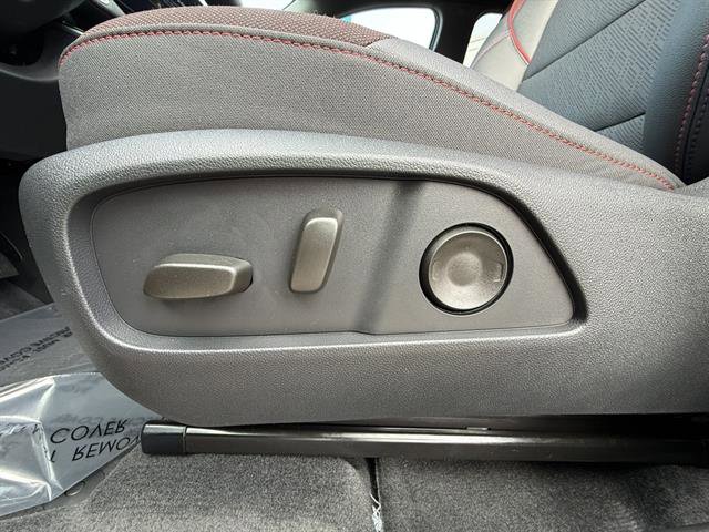 New 2026 Chevrolet Equinox RS image 15