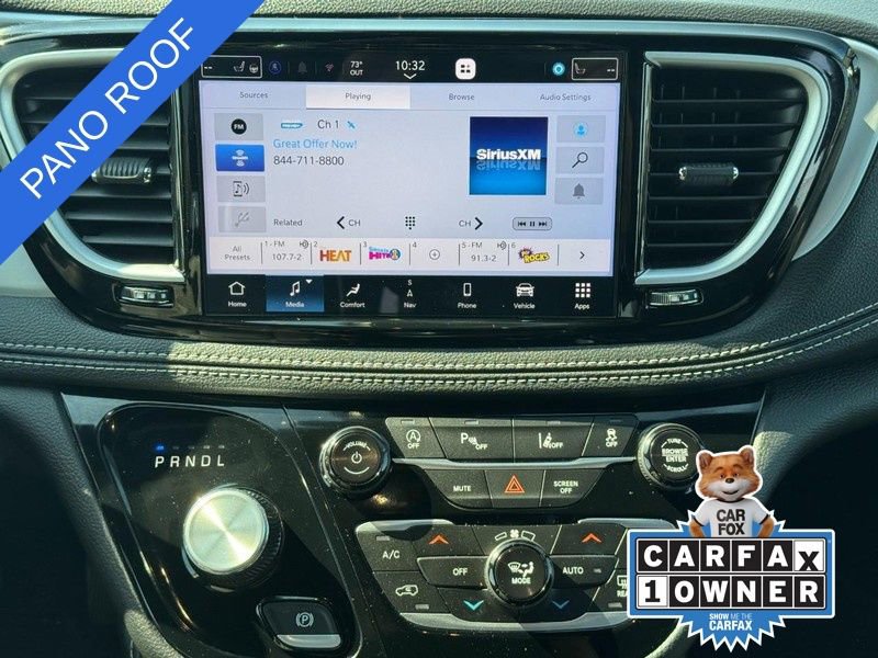 Used 2025 Chrysler Pacifica Limited image 16