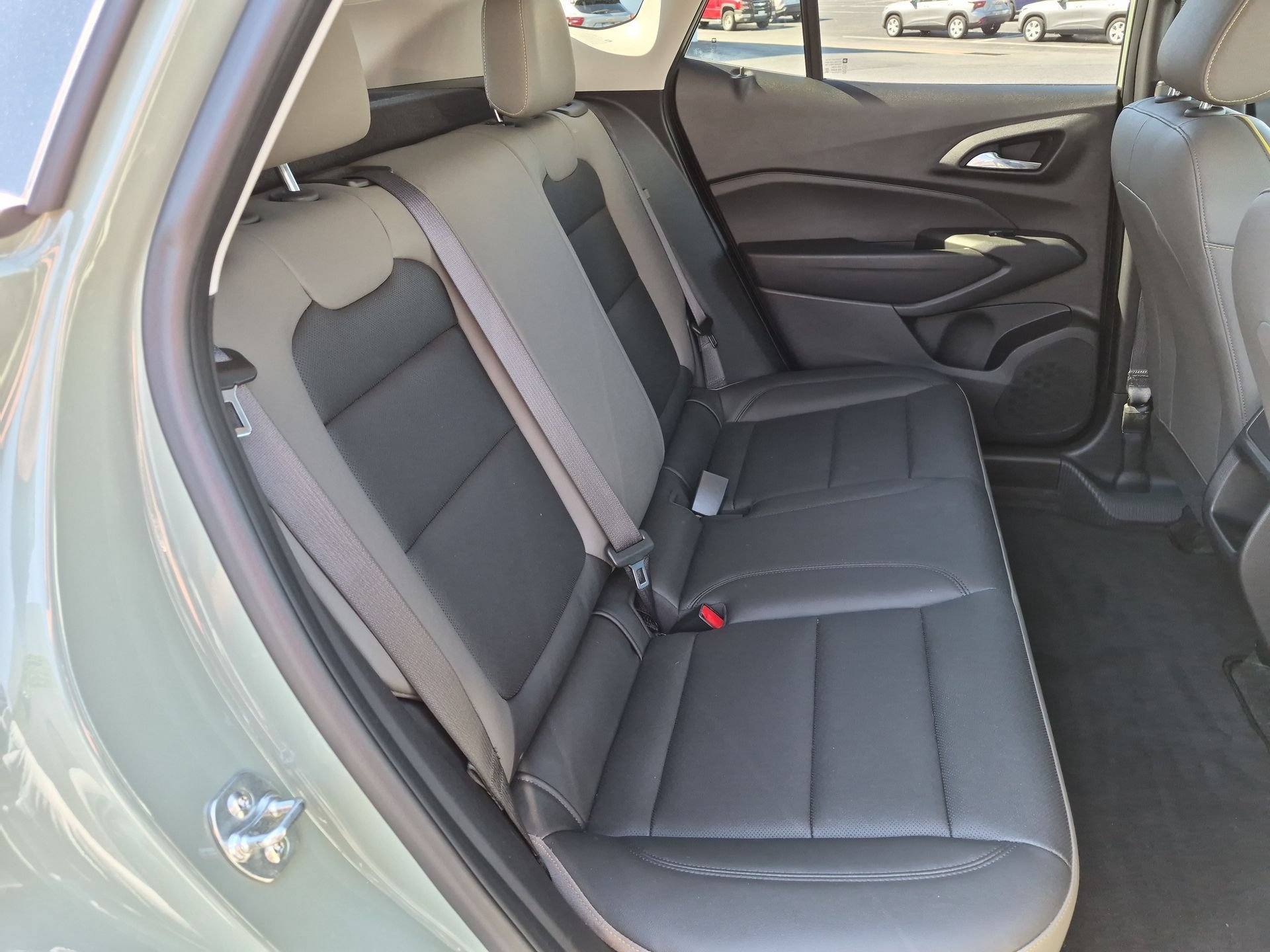 Used 2025 Chevrolet Trax ACTIV w/ Sunroof Package FWD image 26