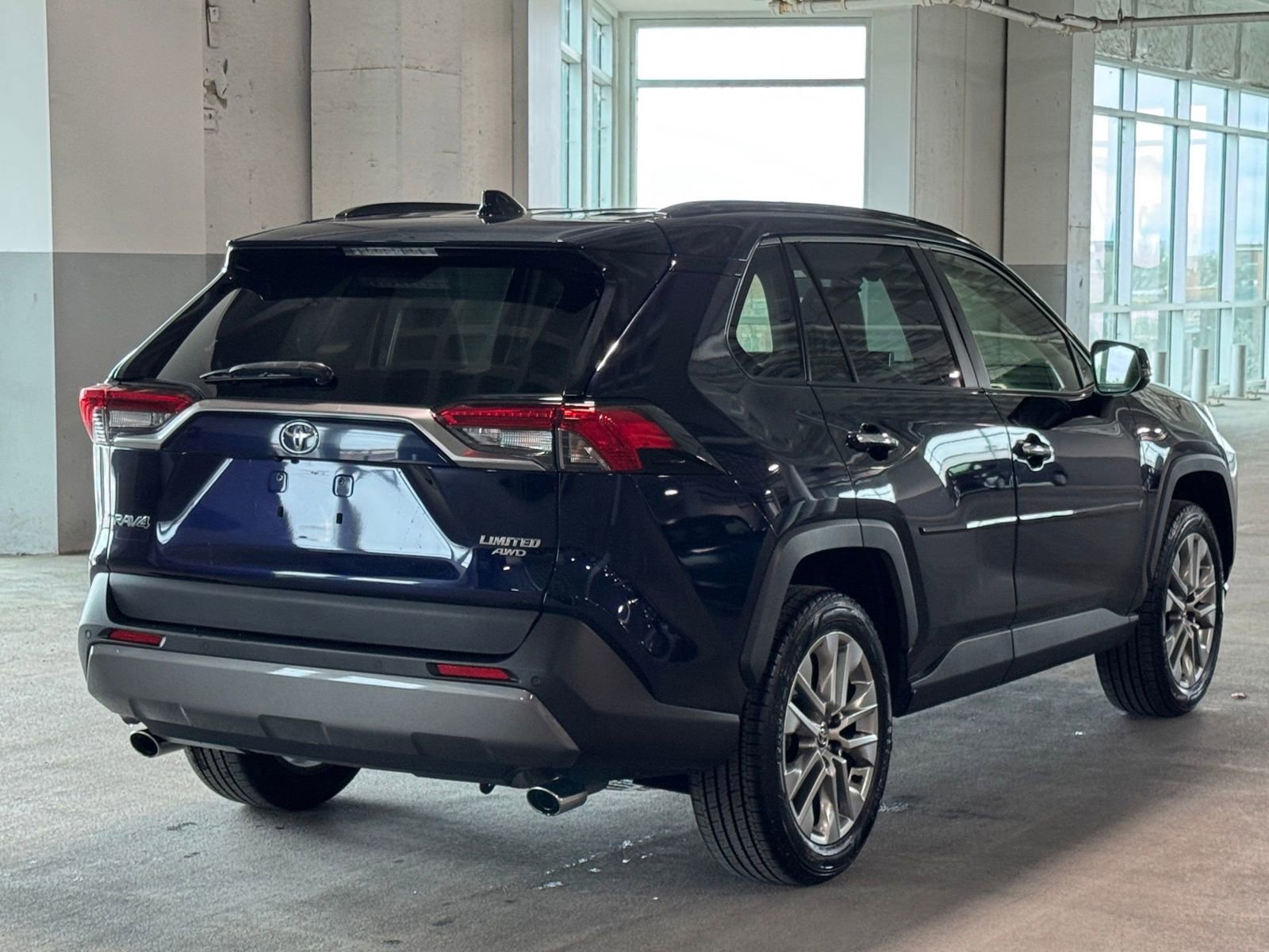 Used 2021 Toyota RAV4 Limited w/ Limited Grade Weather Package AWD/4WD image 9