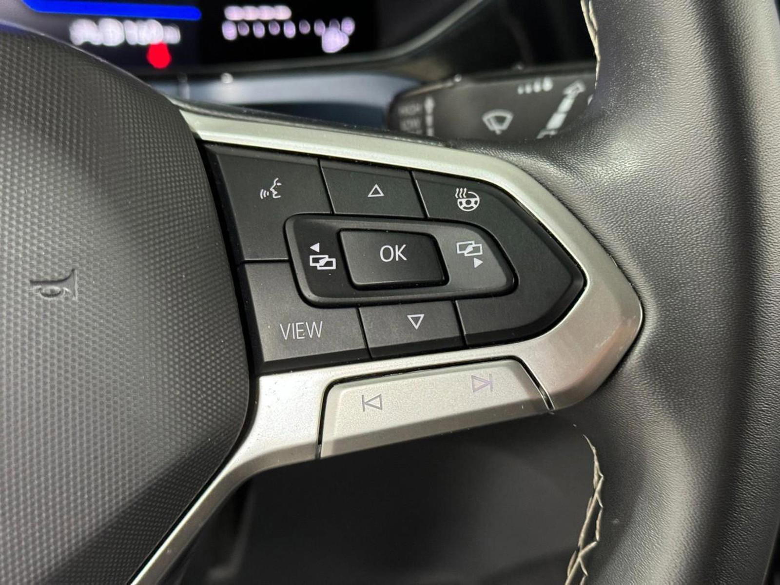 Used 2024 Volkswagen Taos SE image 31