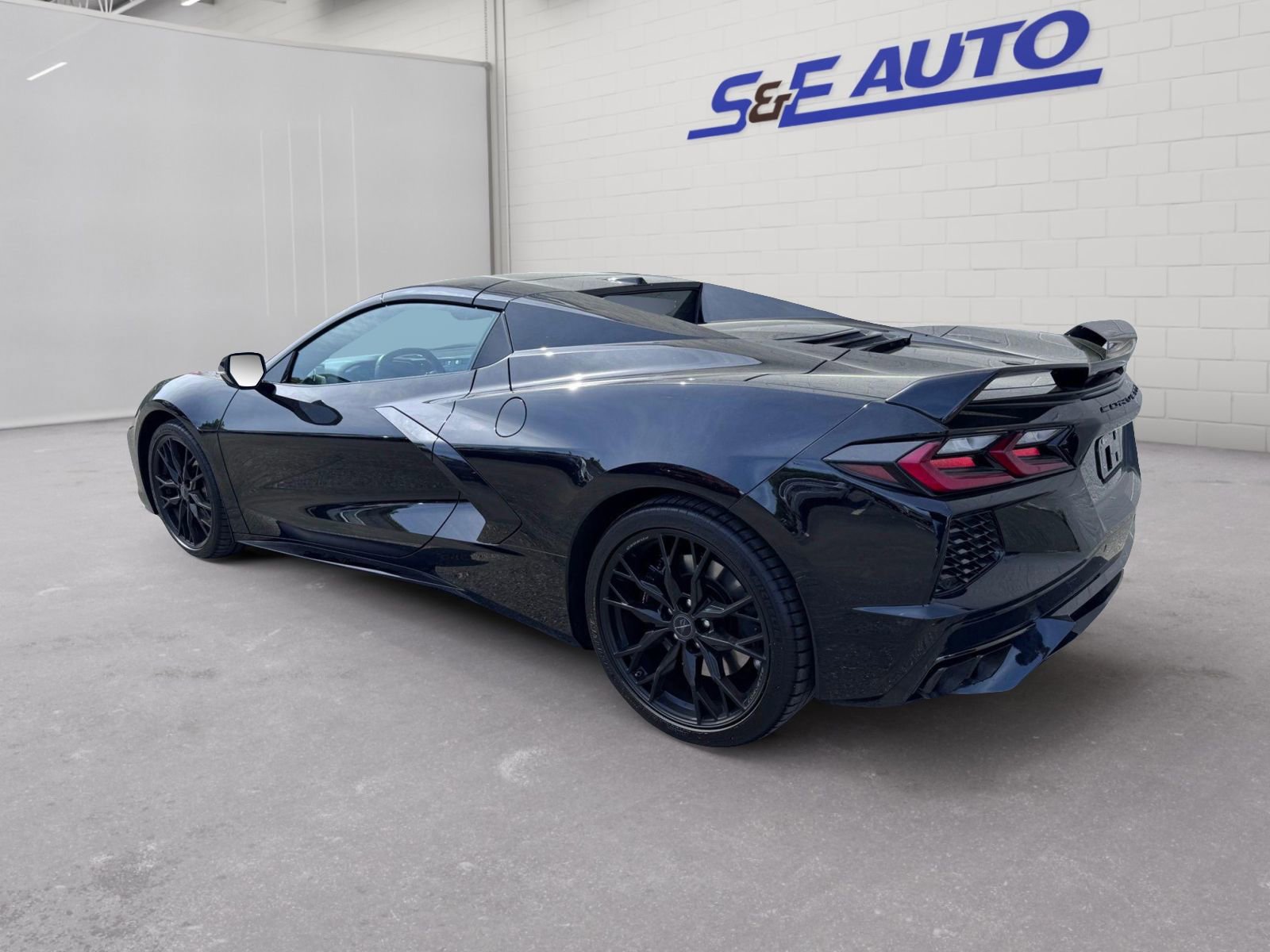 Used 2024 Chevrolet Corvette Stingray Convertible w/ Z51 Performance Package image 4