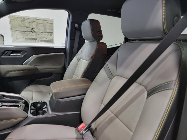 New 2026 Chevrolet Colorado ZR2 w/ Technology Package AWD/4WD image 12