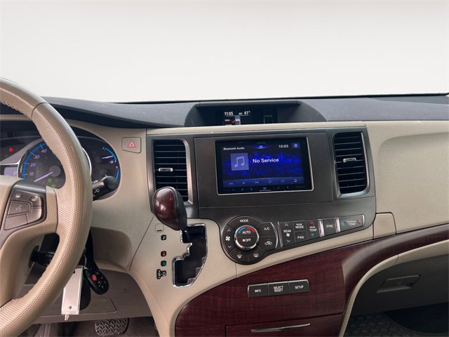 Used 2011 Toyota Sienna XLE image 10