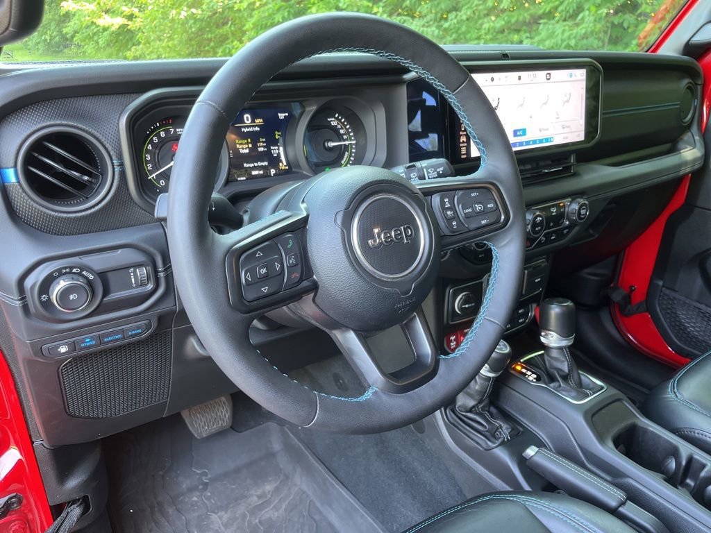 Used 2024 Jeep Wrangler Unlimited Rubicon 4xe AWD/4WD image 2