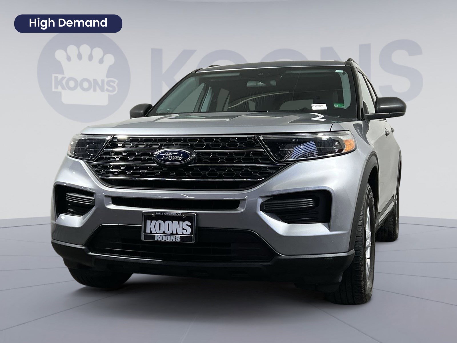 Used 2022 Ford Explorer XLT image 1