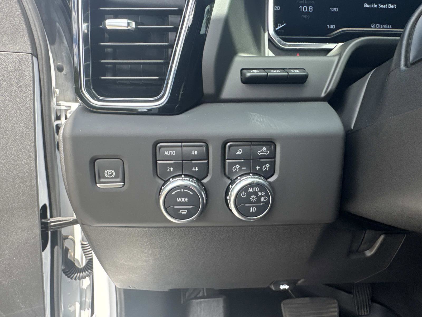Used 2025 GMC Sierra 2500 Denali Ultimate AWD/4WD image 31
