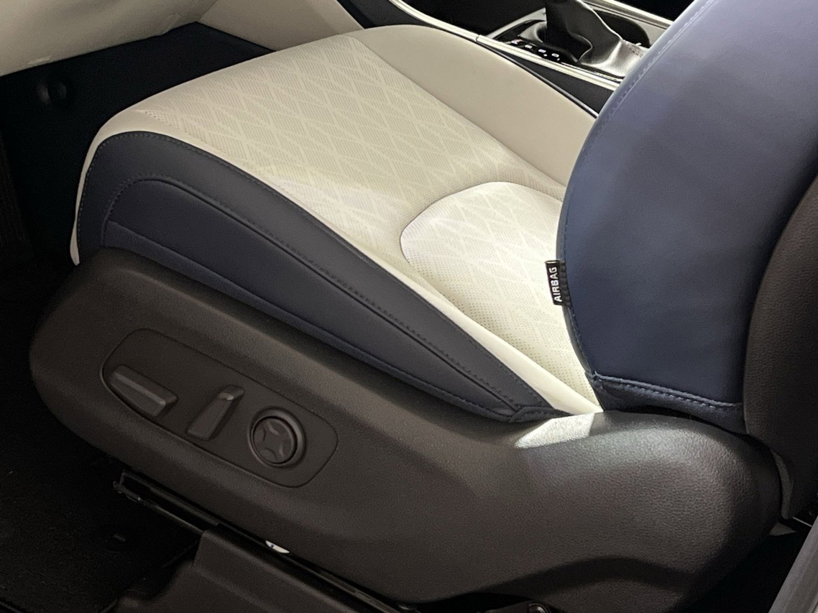 New 2026 Kia Carnival SX w/ SX Dark Edition Package image 12