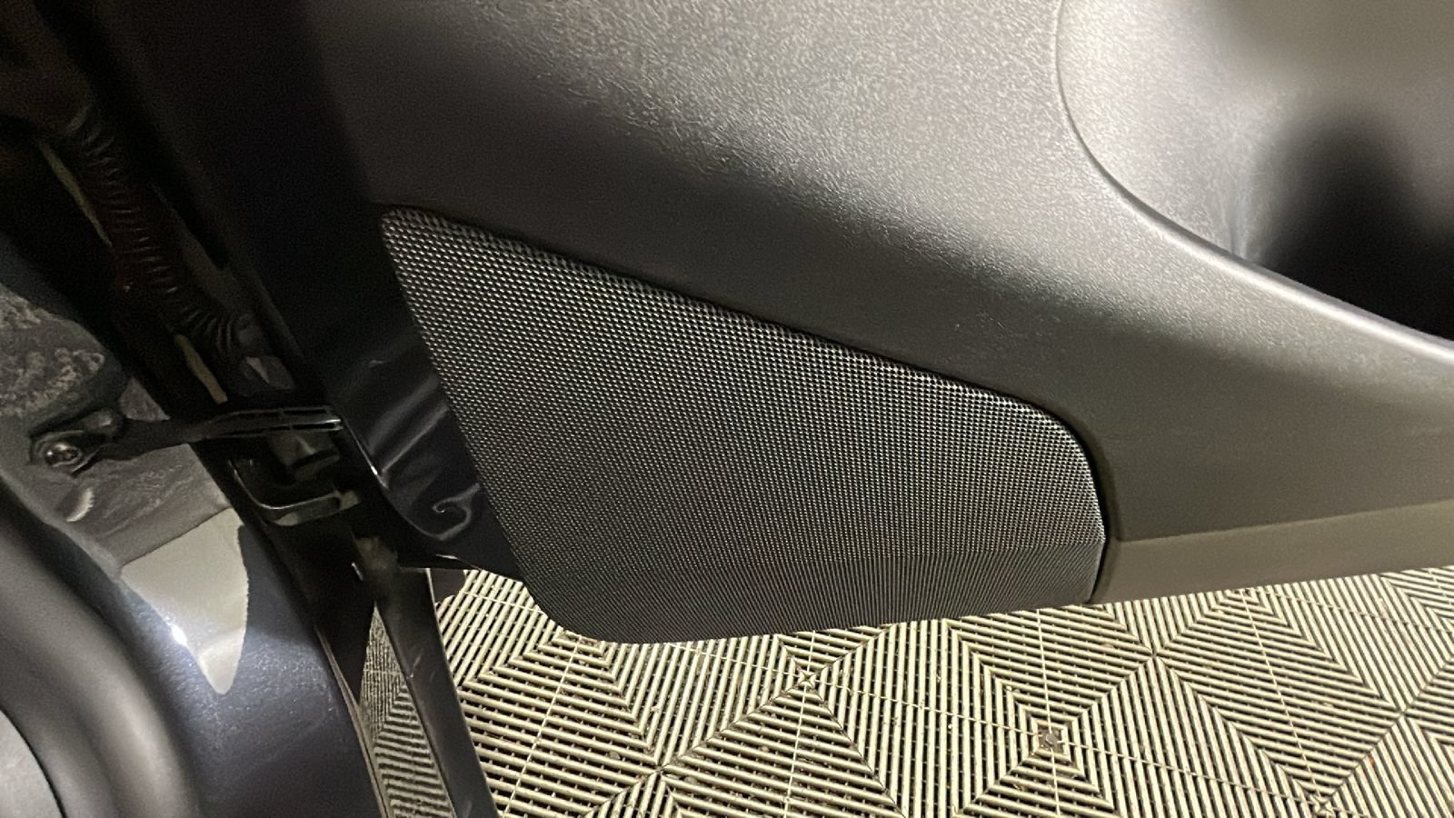 Used 2026 Tesla Model Y 2WD image 31