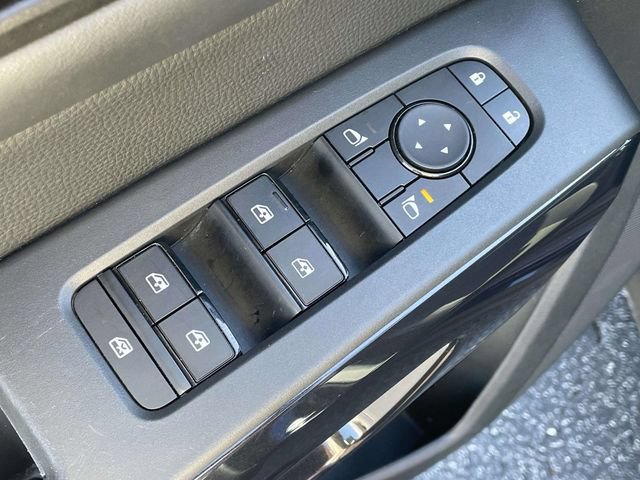 Used 2025 Nissan Pathfinder SV FWD image 27