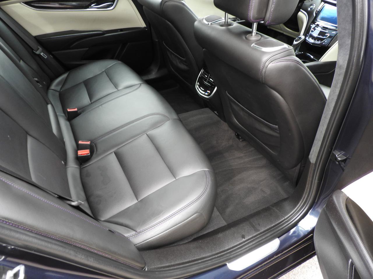 Used 2013 Cadillac XTS Platinum image 10