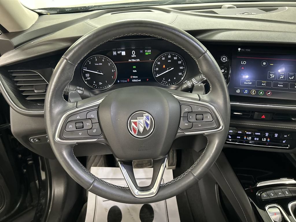 Certified 2022 Buick Envision Essence w/ Technology Package I AWD/4WD image 4