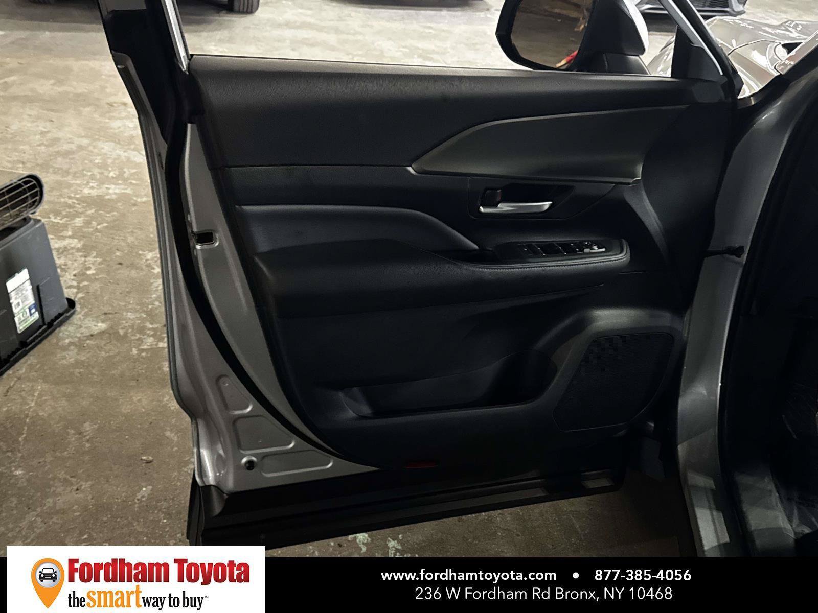 Certified 2025 Toyota Grand Highlander AWD Hybrid image 16