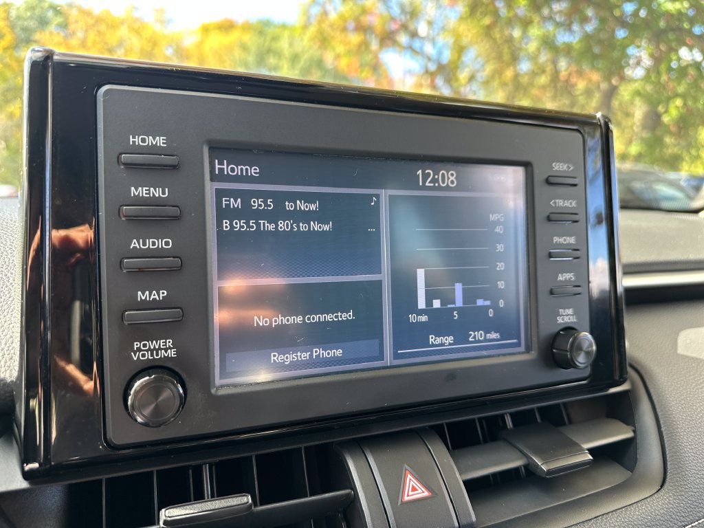 Used 2019 Toyota RAV4 LE AWD/4WD image 15