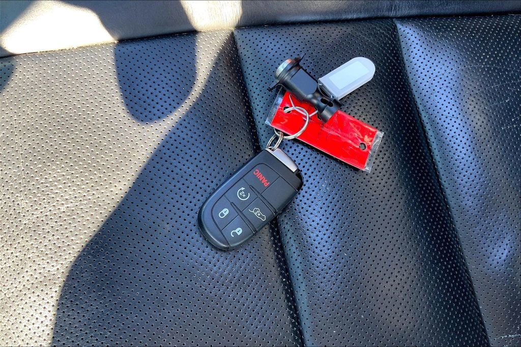 Used 2018 Jeep Grand Cherokee Overland image 27