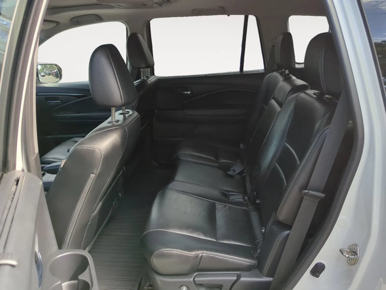 Used 2017 Honda Pilot Touring image 17