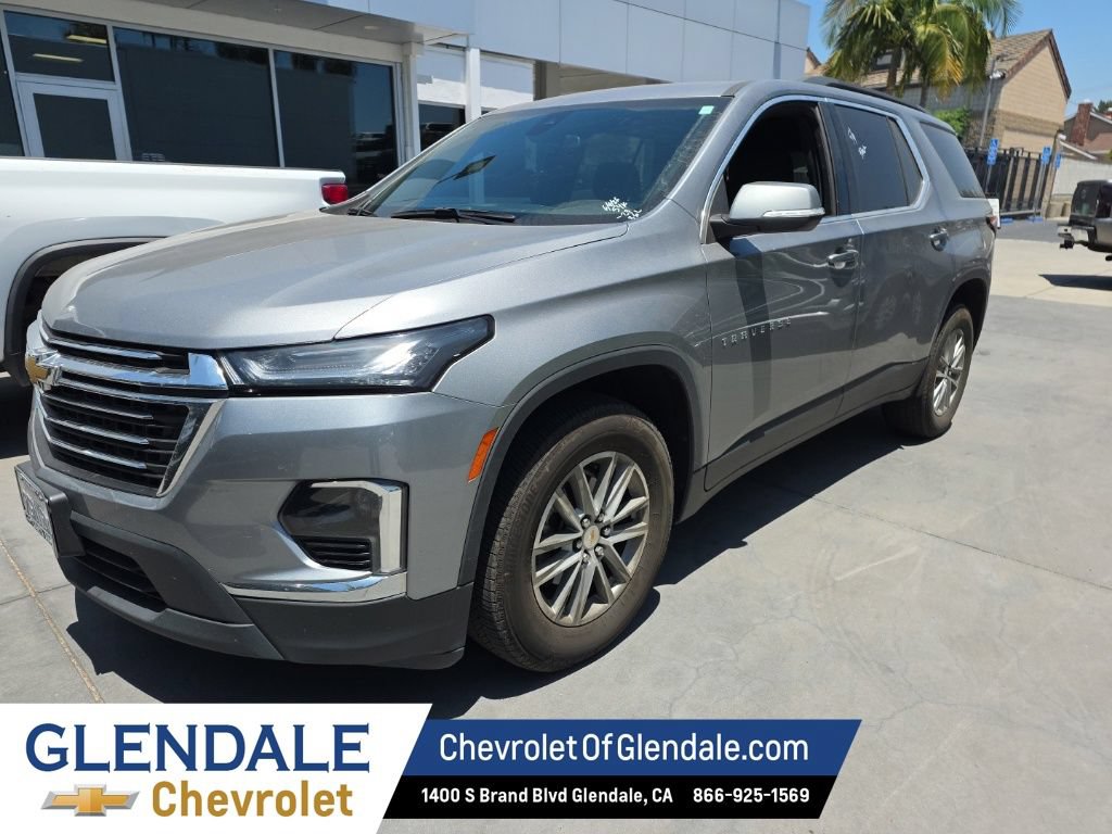 Used 2023 Chevrolet Traverse LT FWD image 2