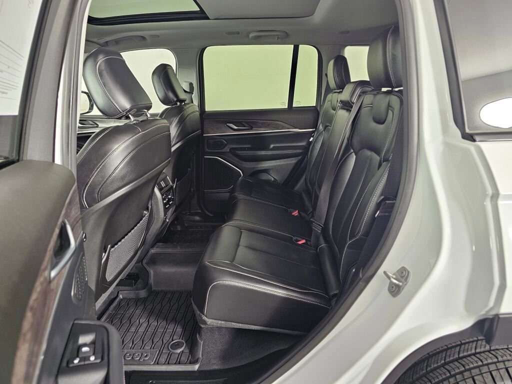 Used 2022 Jeep Grand Cherokee Limited 4xe w/ MOPAR Finishing Package image 35