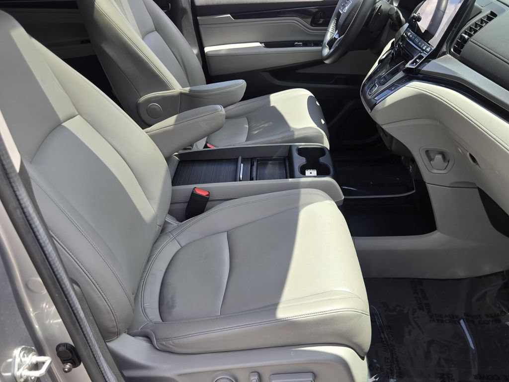 Certified 2024 Honda Odyssey Touring image 18