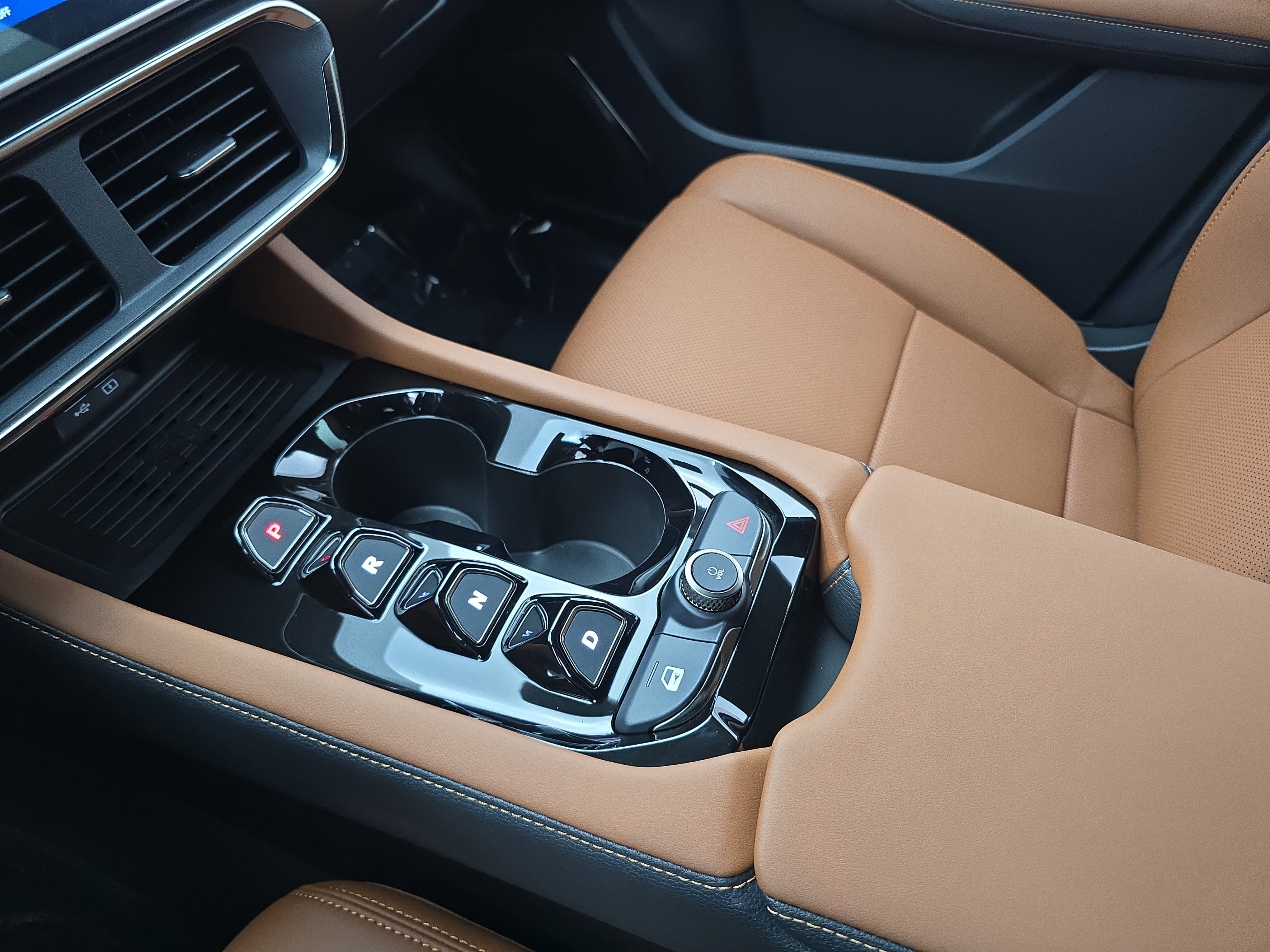 New 2025 VinFast VF 8 Plus image 24