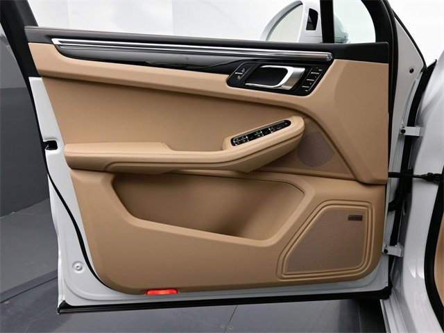 New 2026 Porsche Macan image 7