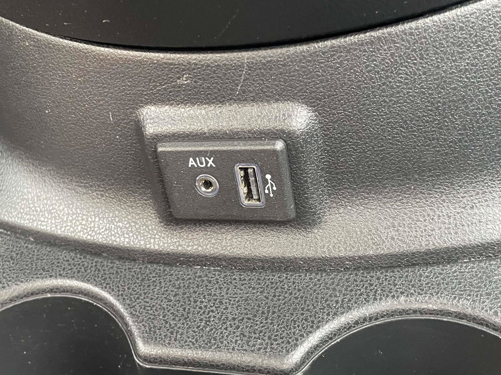 Used 2018 Nissan Versa SV FWD image 19