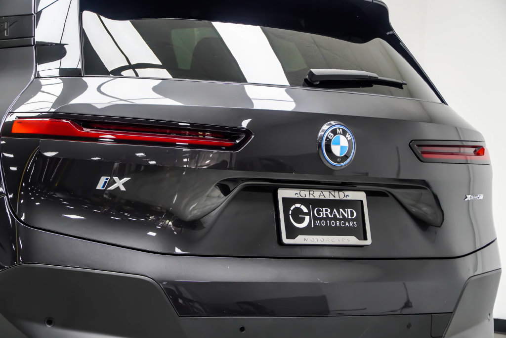Used 2024 BMW iX xDrive50 w/ Convenience Package AWD/4WD image 20