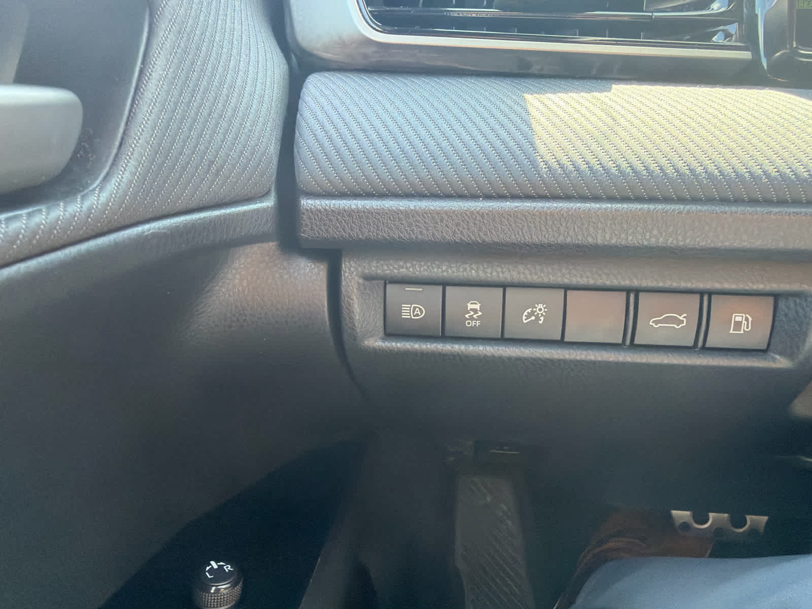 Used 2025 Toyota Camry SE FWD image 12