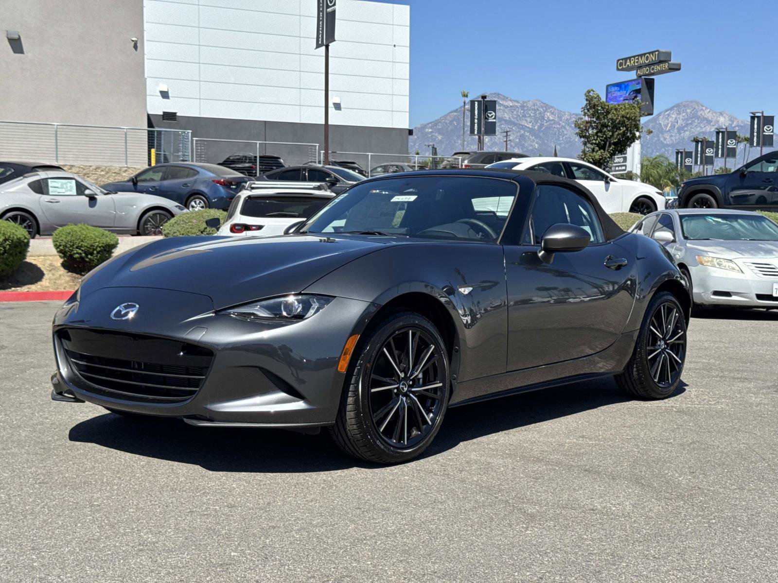 New 2025 MAZDA MX-5 Miata Grand Touring RWD image 27