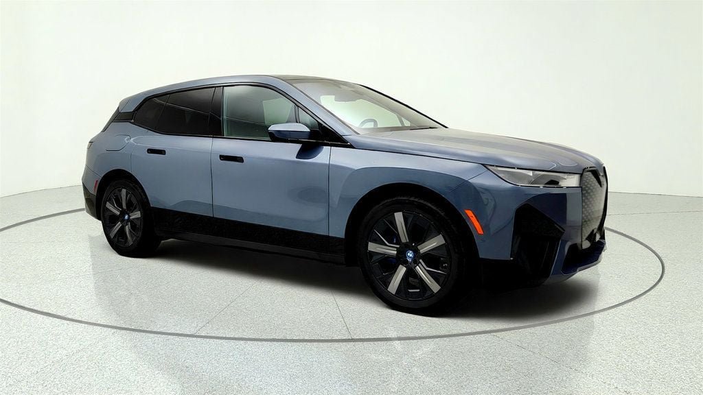 Used 2024 BMW iX xDrive50 w/ Premium Package AWD/4WD image 3