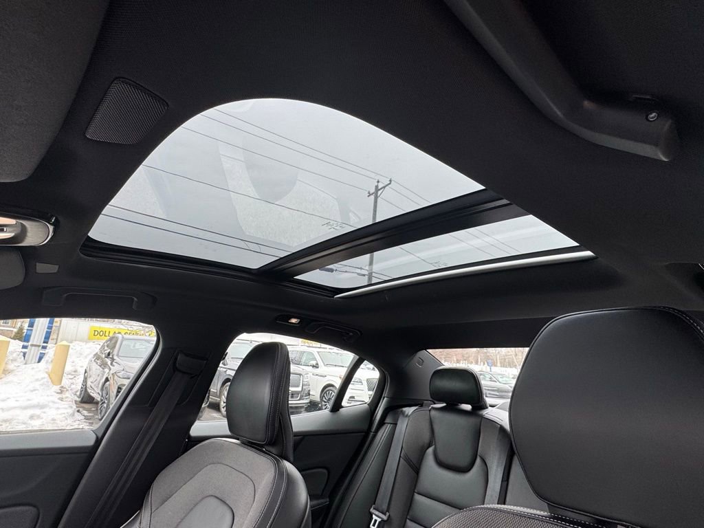 Used 2024 Volvo S60 B5 Plus image 30