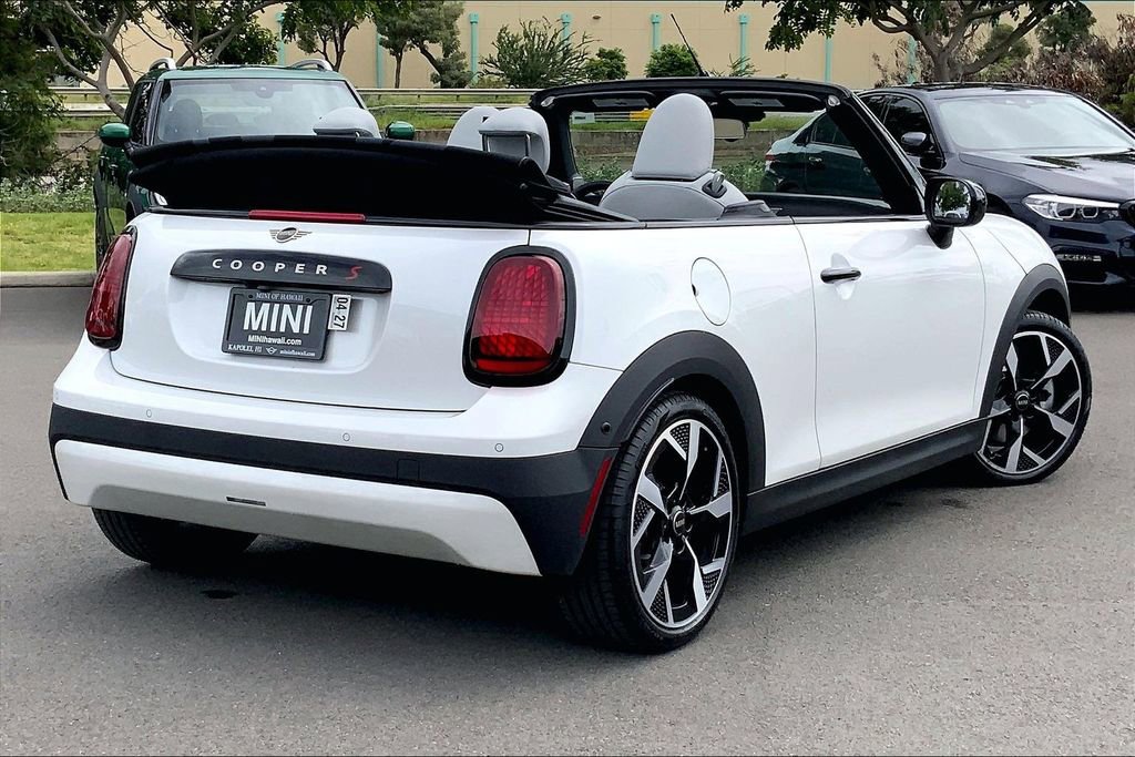 Certified 2025 MINI Cooper S image 14