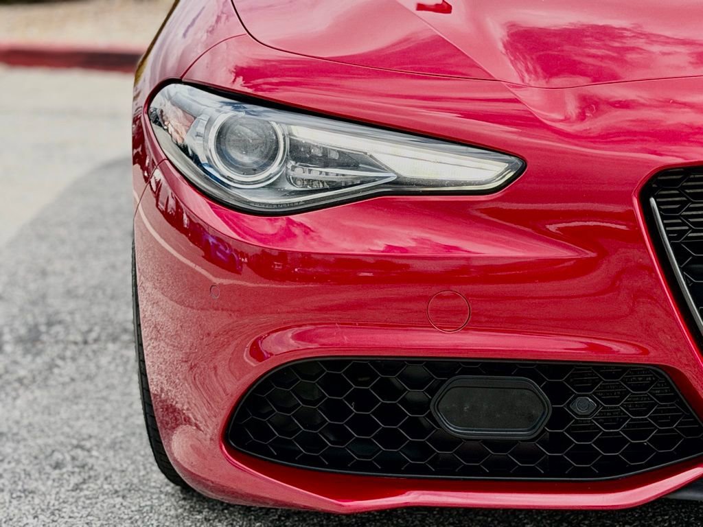 Used 2023 Alfa Romeo Giulia Veloce RWD image 7