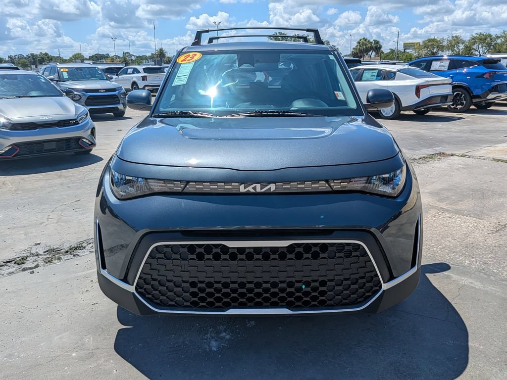 Certified 2023 Kia Soul LX w/ LX Technology Package FWD image 3