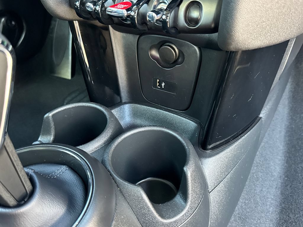 Used 2023 MINI Cooper 2-Door Hardtop FWD image 16