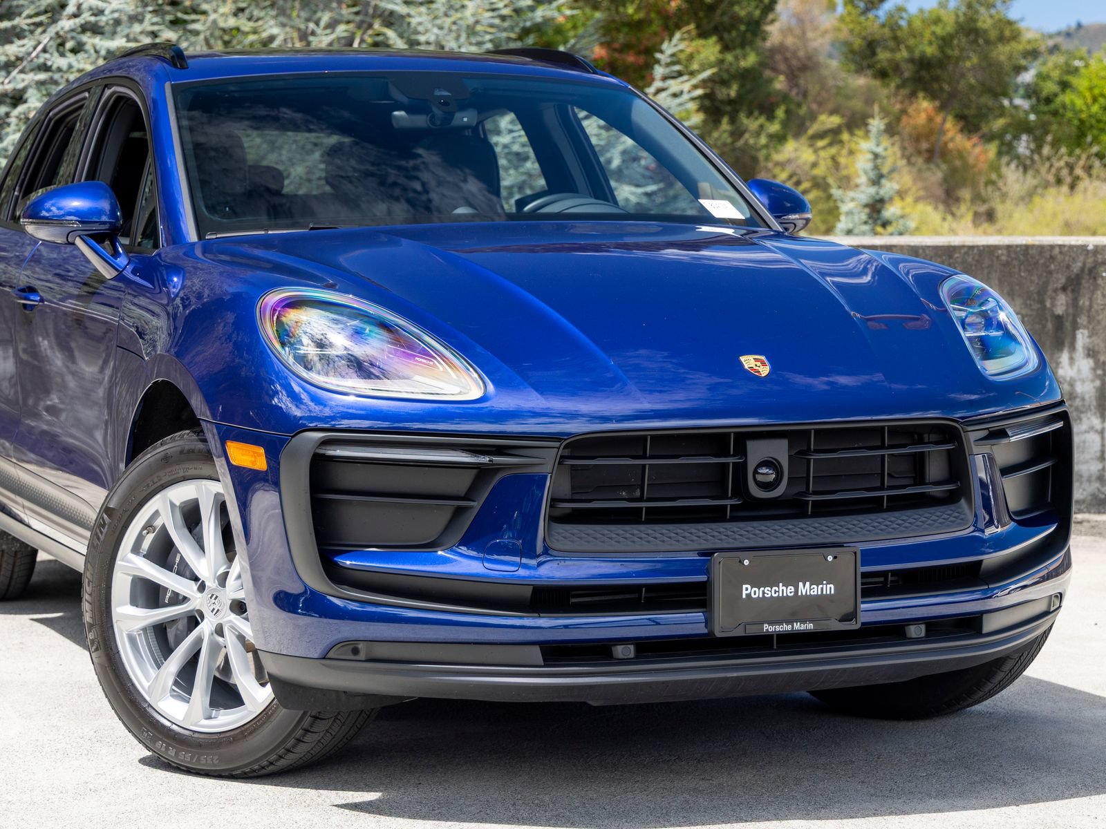 Certified 2026 Porsche Macan AWD/4WD image 9