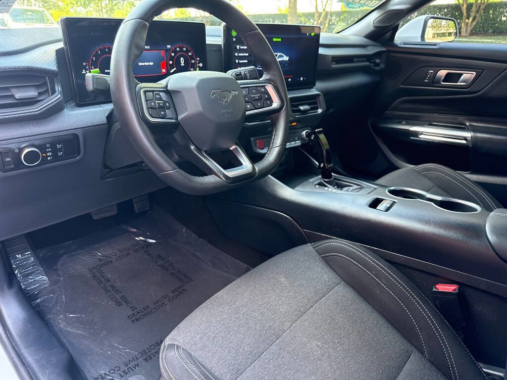 Used 2024 Ford Mustang Coupe RWD image 15