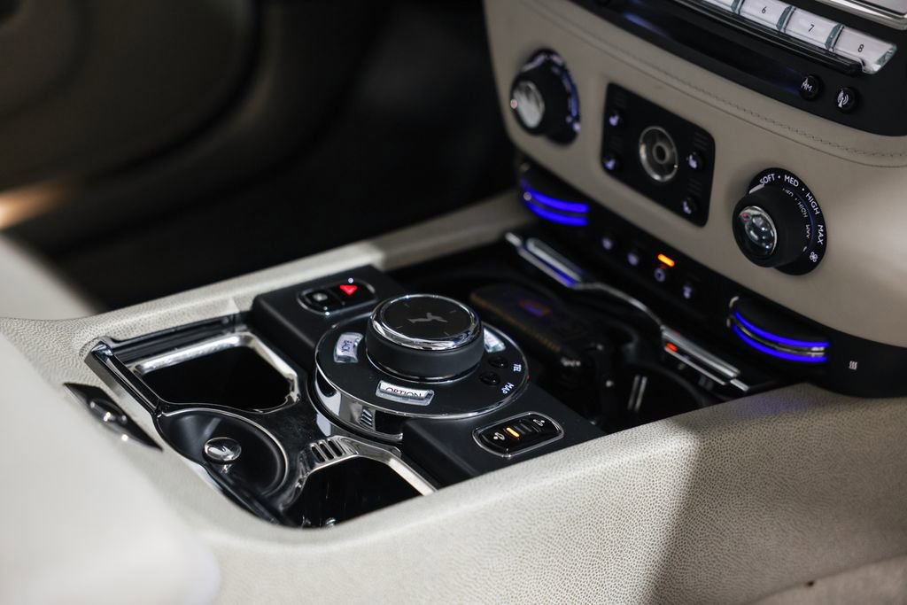 Used 2014 Rolls-Royce Wraith image 25