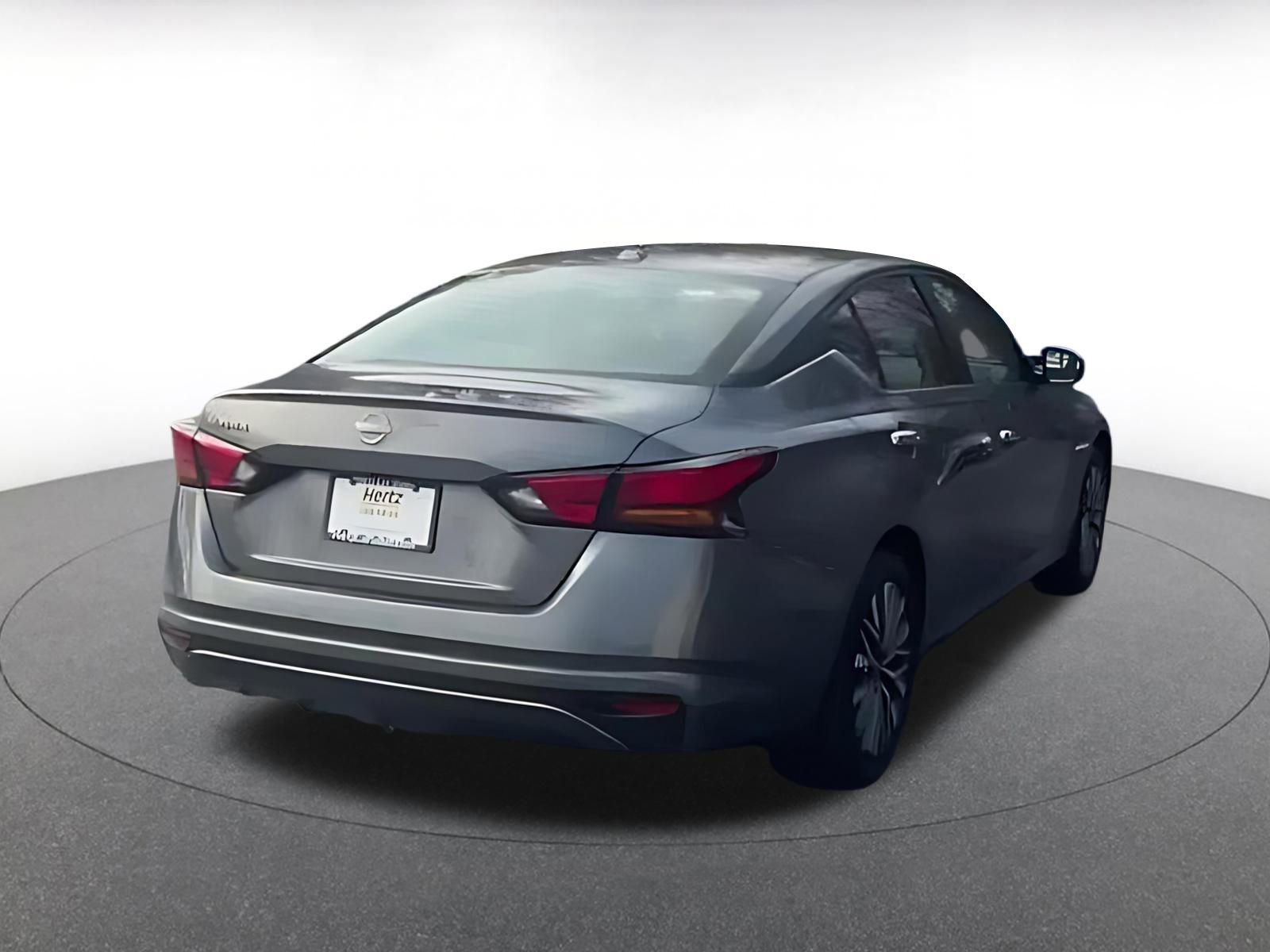 Used 2025 Nissan Altima 2.5 SV image 14