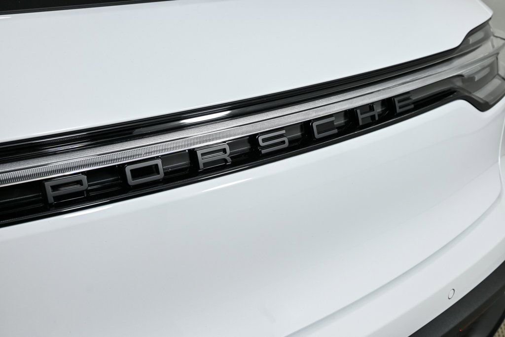 New 2026 Porsche Macan image 37