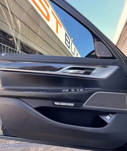 Used 2018 BMW 740i RWD image 20