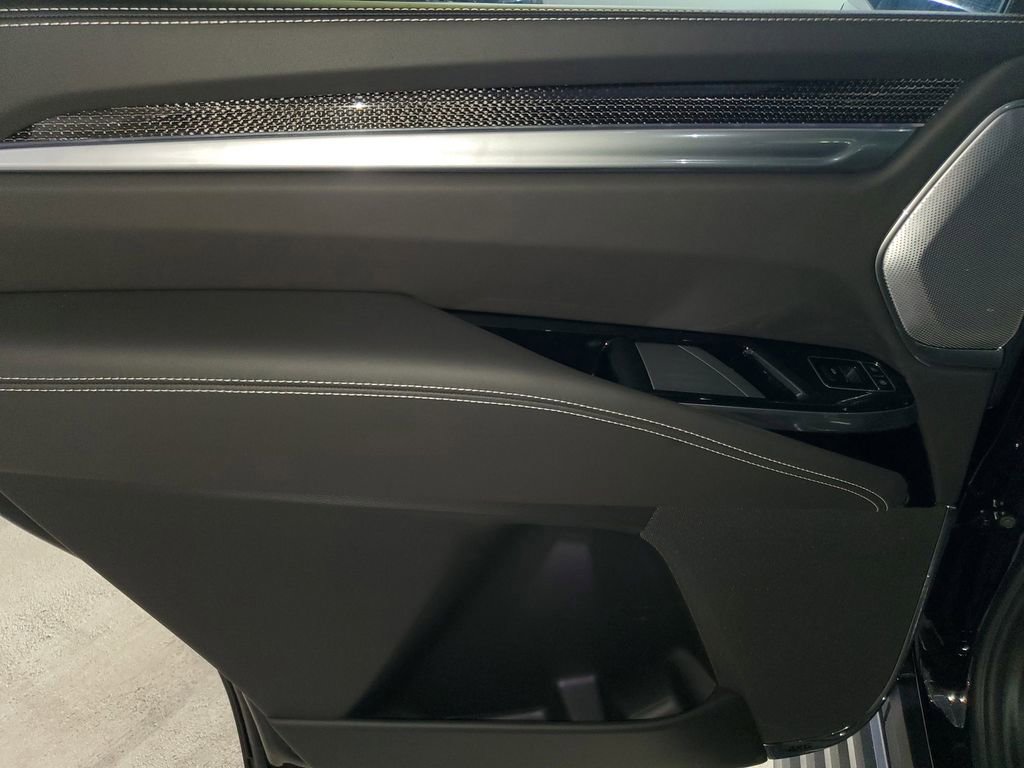 New 2026 Cadillac Escalade V w/ LPO, ONYX Package AWD/4WD image 9