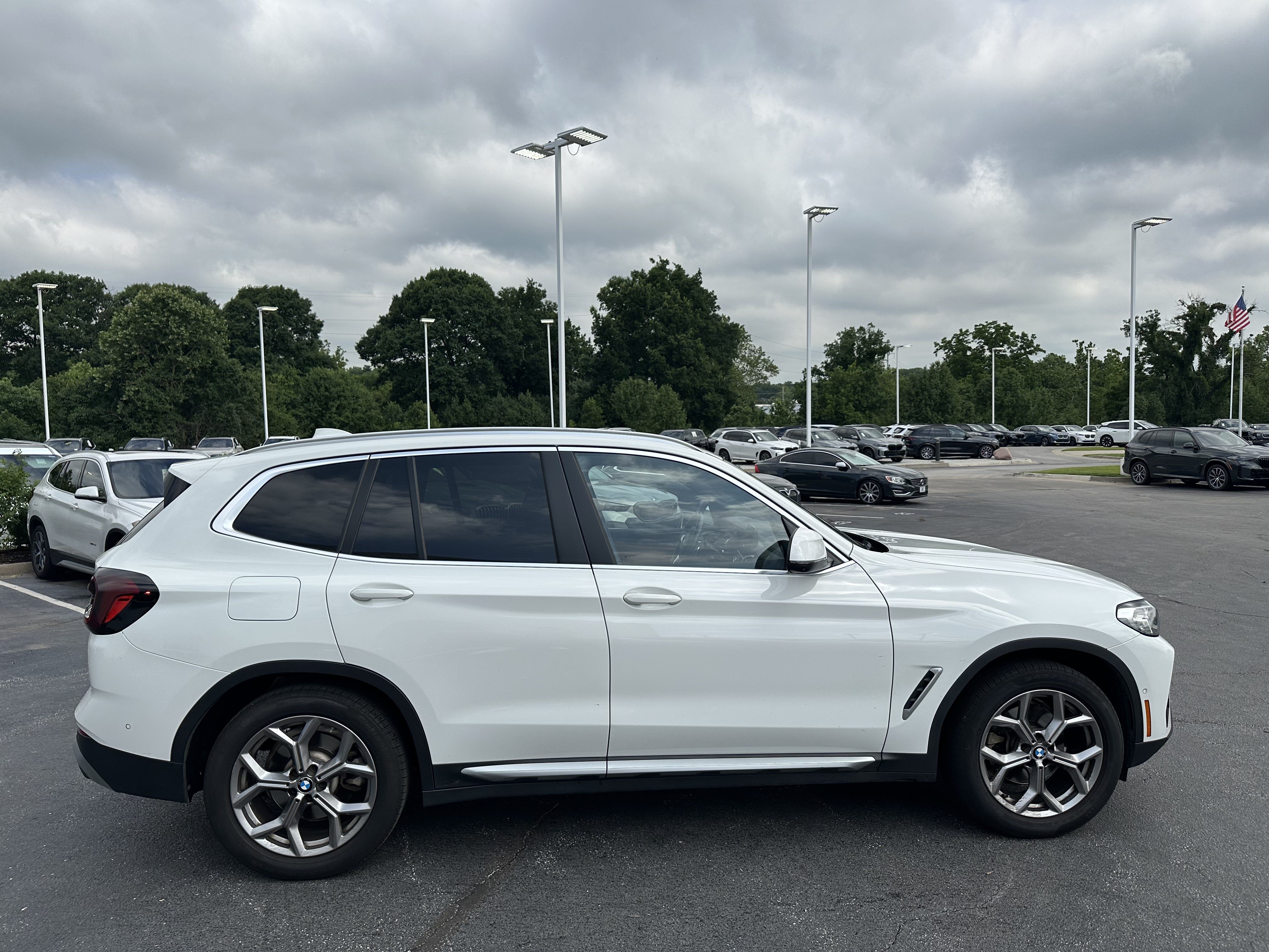 Used 2023 BMW X3 xDrive30i w/ Premium Package w/ZPA AWD/4WD image 7