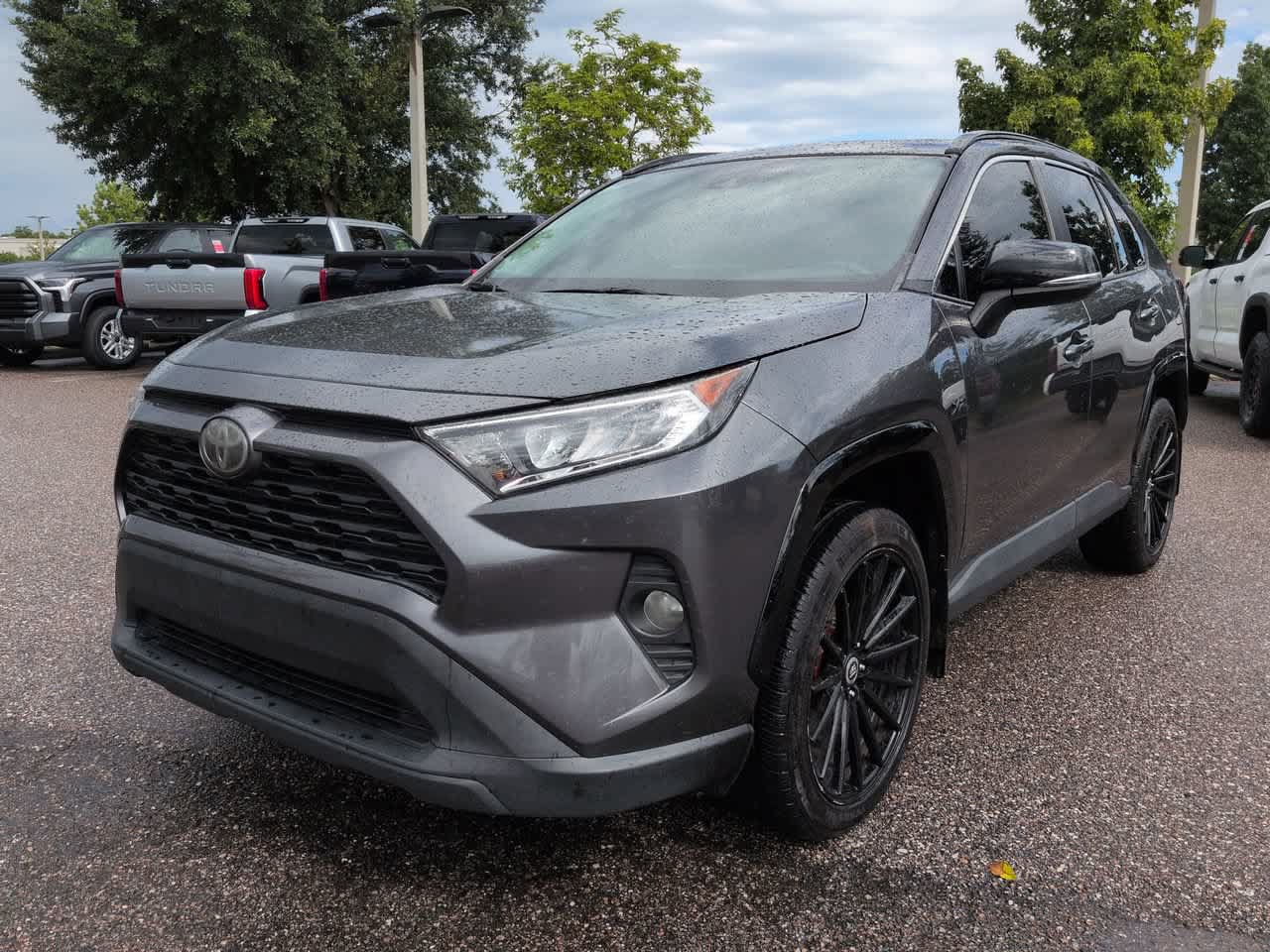 Used 2021 Toyota RAV4 XLE w/ Convenience Package FWD image 2