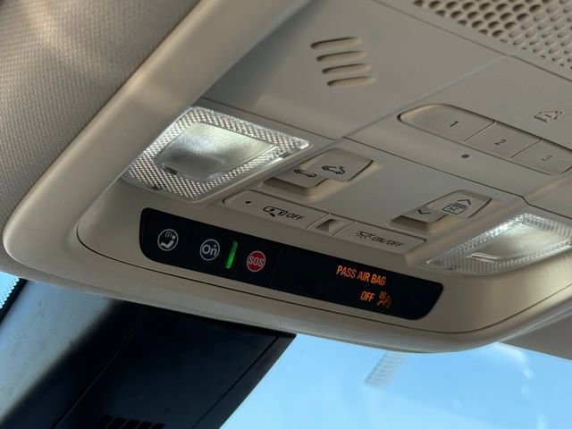 Used 2022 Cadillac XT6 Premium Luxury w/ Technology Package image 35