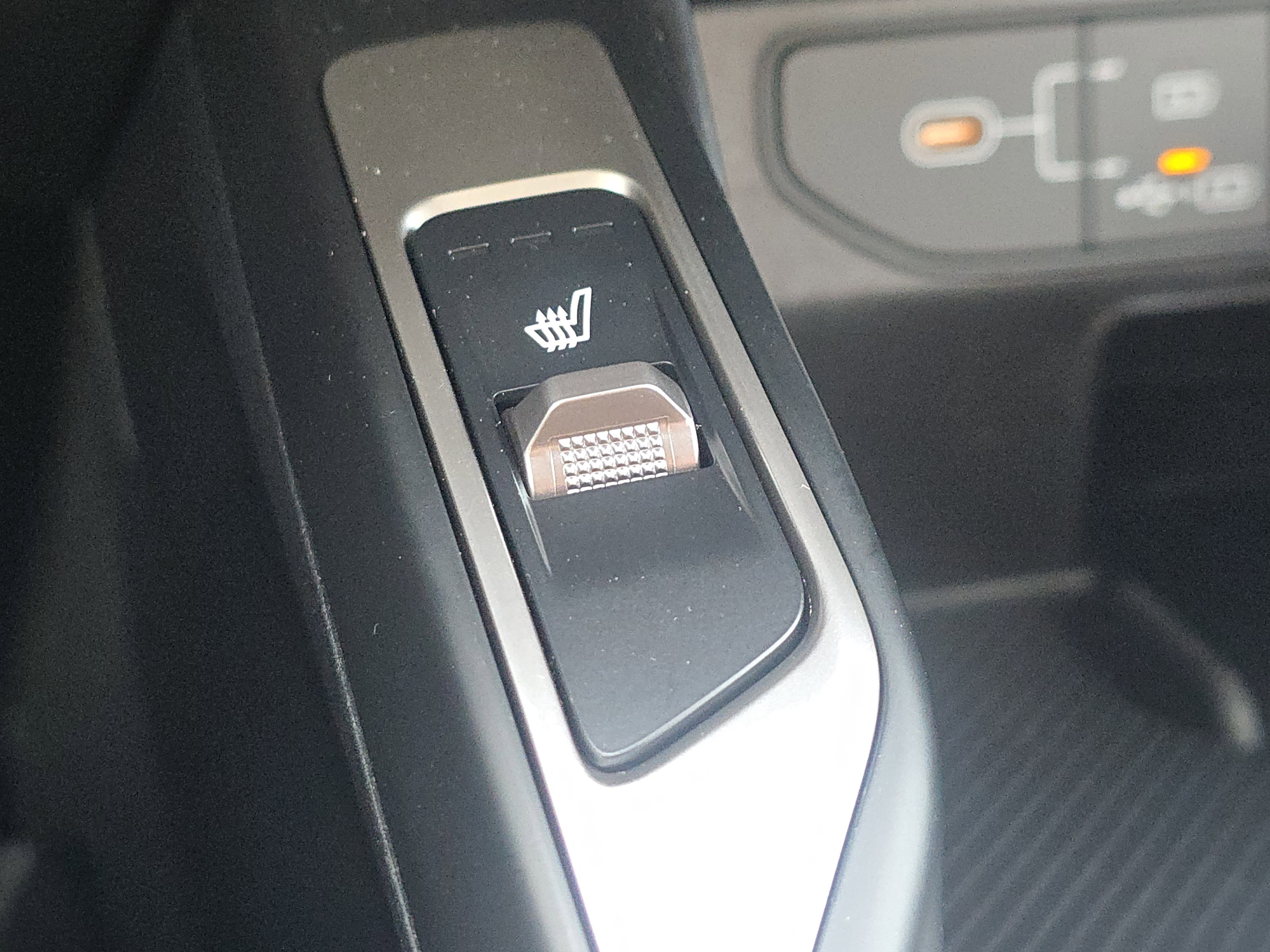 Used 2025 Kia Sorento EX image 4