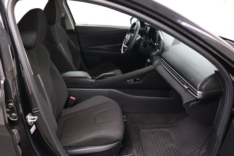 Used 2021 Hyundai Elantra SEL FWD image 21
