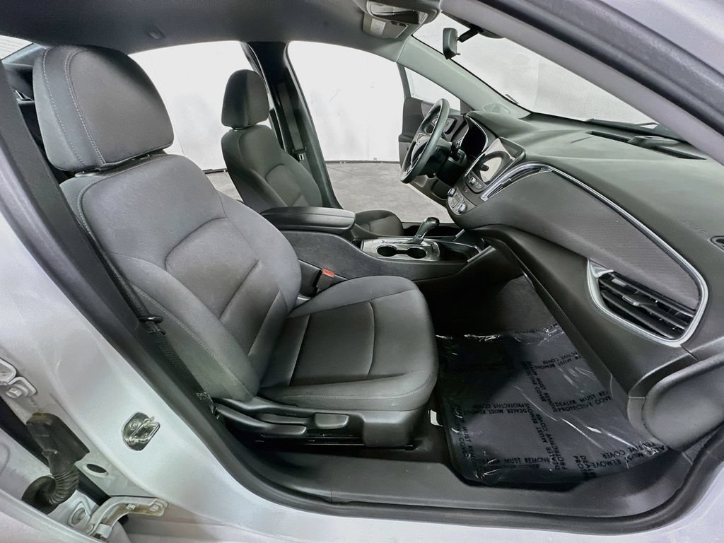 Used 2020 Chevrolet Malibu LT FWD image 12