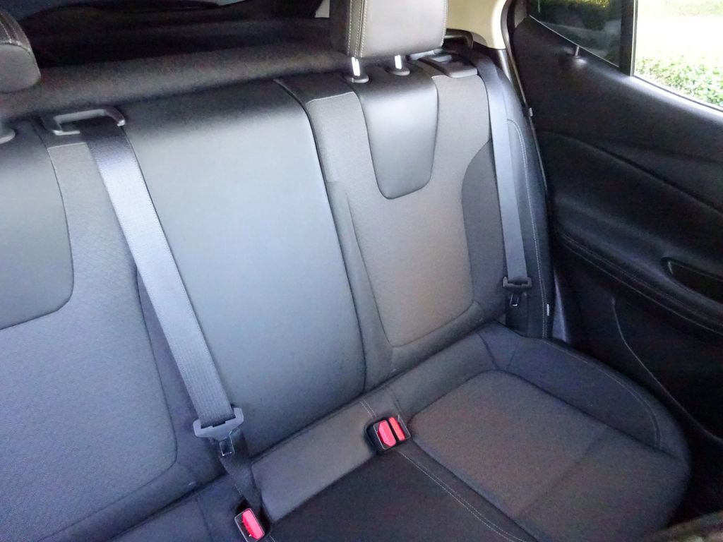 Certified 2024 Buick Encore GX Preferred FWD image 19
