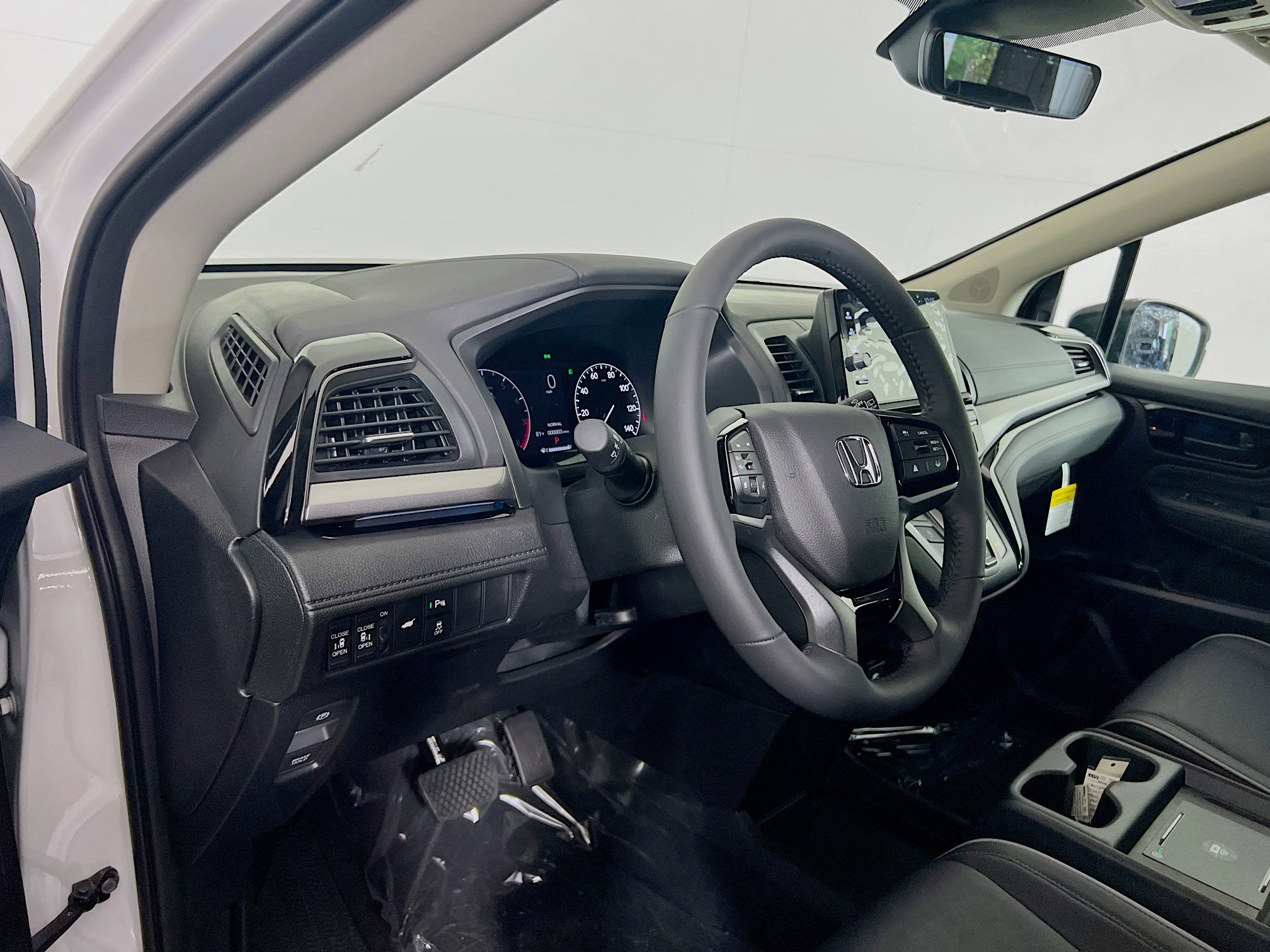 New 2026 Honda Odyssey Touring image 8